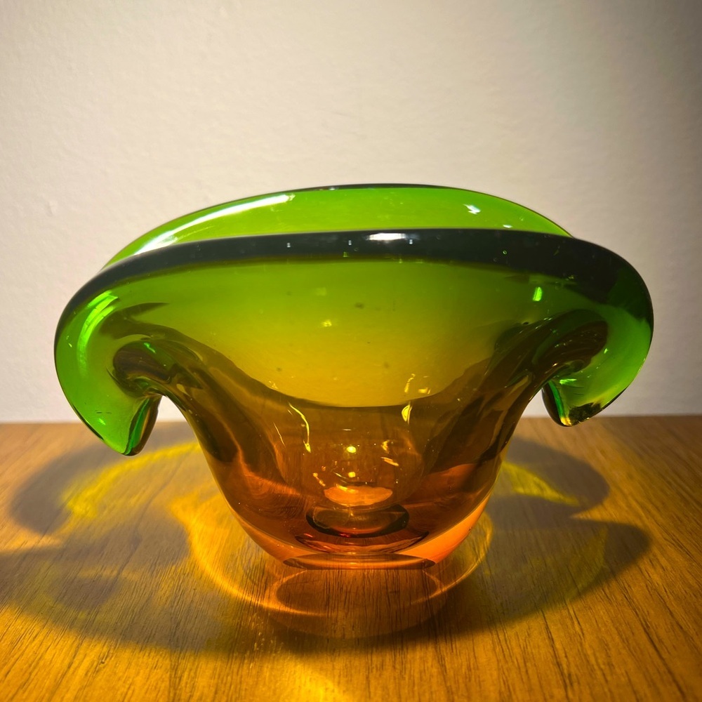 Vintage Murano Clam Shell Art Glass Green Amber Glass Vase Polished Base